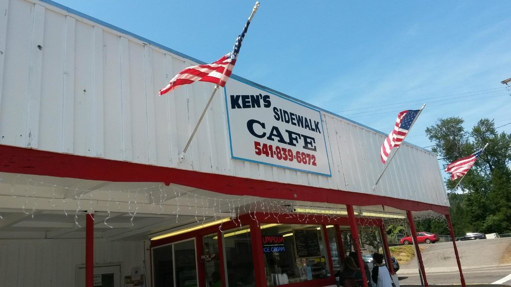 Ken’s Sidewalk Cafe